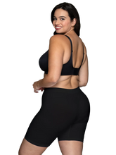 Load image into Gallery viewer, Everyday Layers™ Seamless Smoothing Slip Short – aðhaldsbuxur, Midnight Black