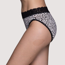 Load image into Gallery viewer, Flattering Lace® Hi Cut – nærbuxur, Centennial Leopard Print