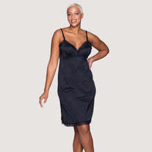 Load image into Gallery viewer, Everyday Layers™ Lace Trim Full Slip – undirkjóll, Black