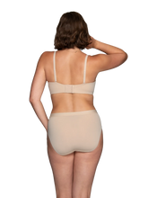 Load image into Gallery viewer, Beyond Comfort® Wireless Strapless Bra – hlýralaus brjóstahaldari, Damask Neutral