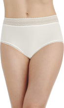 Load image into Gallery viewer, Flattering Lace® Hi Cut – nærbuxur, Coconut White