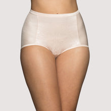 Load image into Gallery viewer, Smoothing Comfort™ Brief with Lace – nærbuxur, Champagne