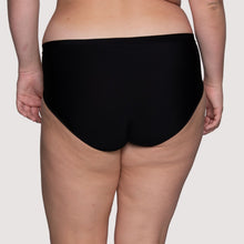 Load image into Gallery viewer, Beyond Comfort® Silky Stretch Hi Cut – nærbuxur, Midnight Black