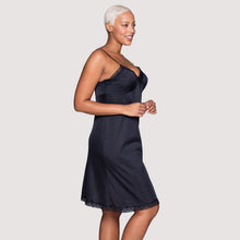 Load image into Gallery viewer, Everyday Layers™ Lace Trim Full Slip – undirkjóll, Black