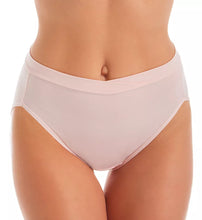 Load image into Gallery viewer, Beyond Comfort® Silky Stretch Hi Cut – nærbuxur, Sheer Quartz